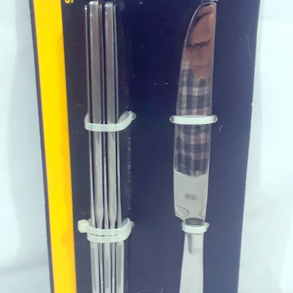 Oneida Nocha Dinner Knives